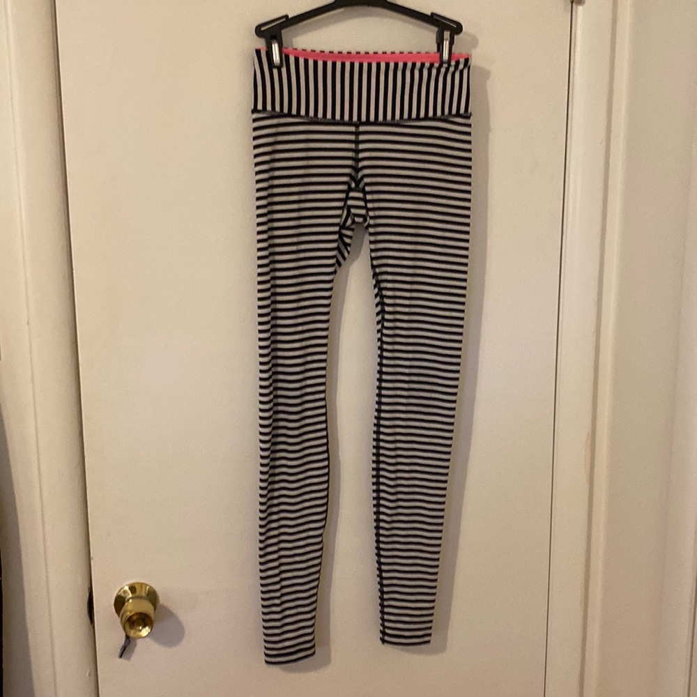 LULULEMON Striped Wunder Under
